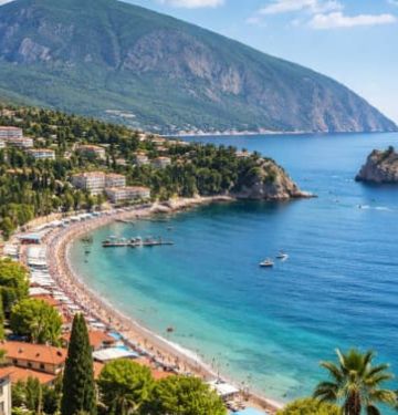 Отдых в Гурзуфе у моря - услуга гостиницы «Юрзуф»